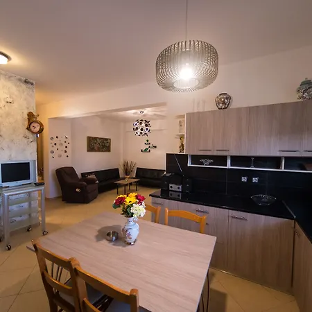Apartment Village View House *